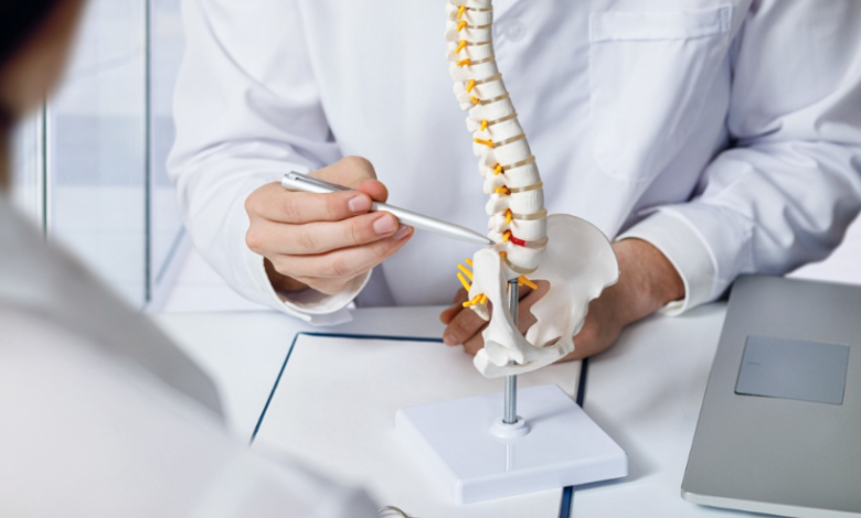 Choosing Between Disc Replacement and Fusion: What Patients Should Know